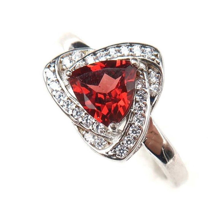 Inel argint 925, Granat aprins, din seria Prismele Magilor vechi