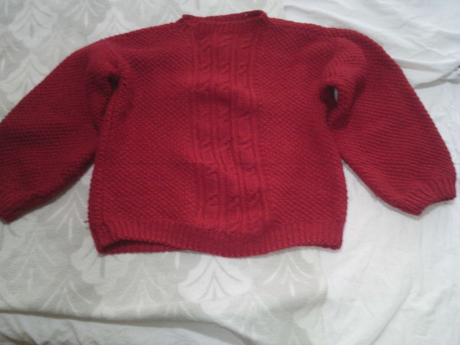 2 детски блузки, вълнени, 3 пуловера, суитчер