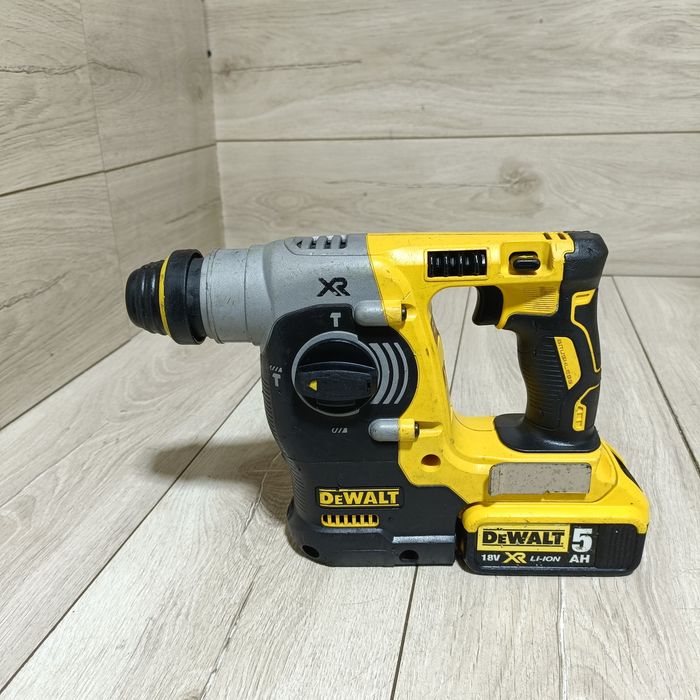 Rotopercutor Sds plus DeWalt DCH 273