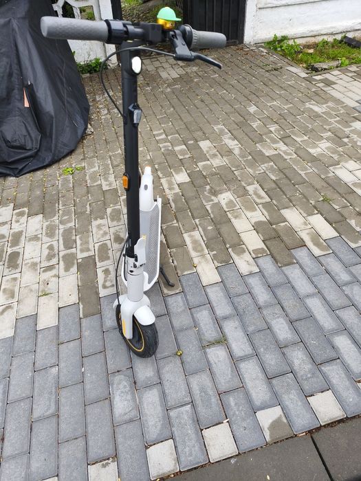 Trotineta ninebot