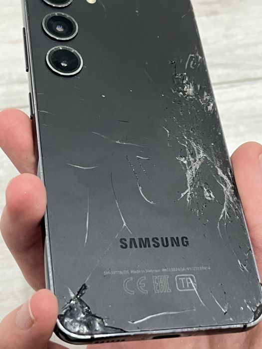 Galaxy S23 8/128 обмен/продажа