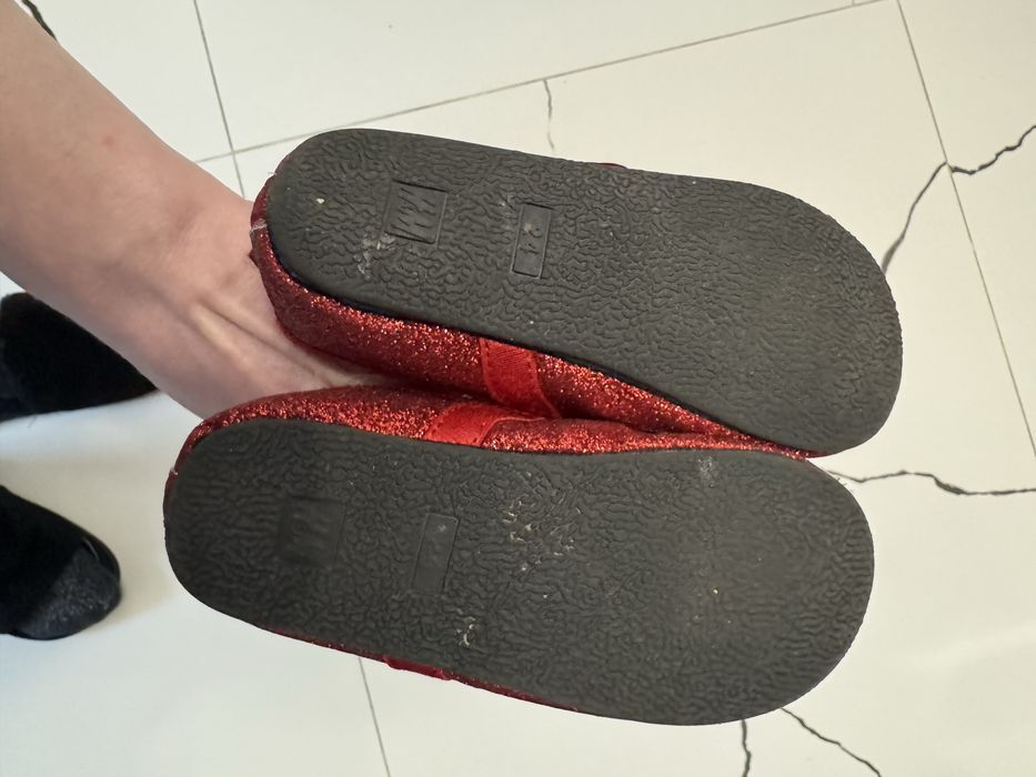 Balerini h&m marimea 24 rosii cu sclipici