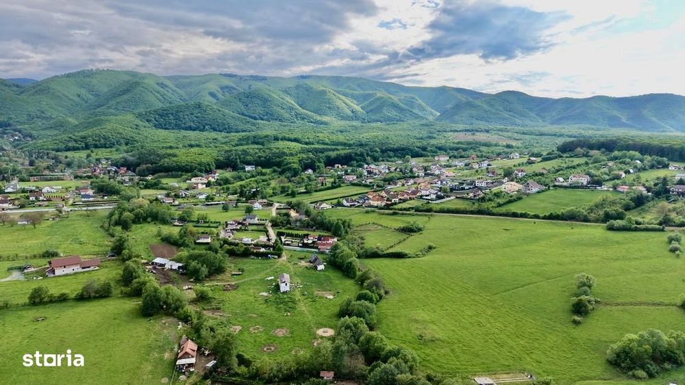 Teren intravilan 1000 mp Tocile, panoramă superbă spre munți