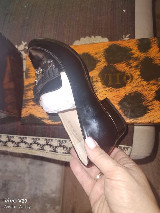 Продам женские лоферы туфли