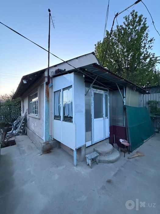 Продается загородный дом с бассейном