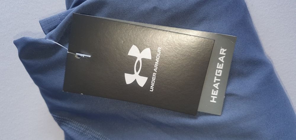 UNDER ARMOUR - Спортни Дрехи