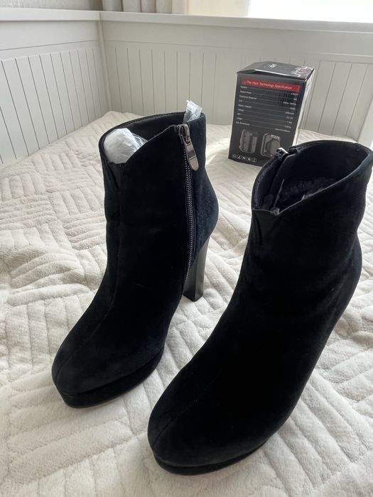 Продаю ботильон замшевые
