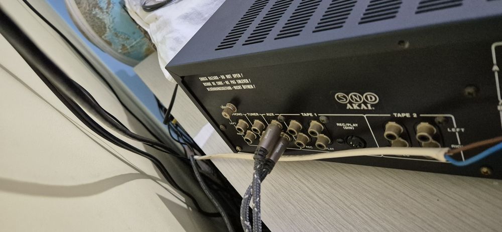 AKAI AM-2250 Hi-fi стерео транзисторен усилвател