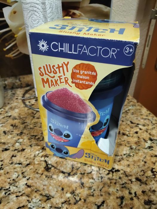 Чаша , която прави скрежина на disney