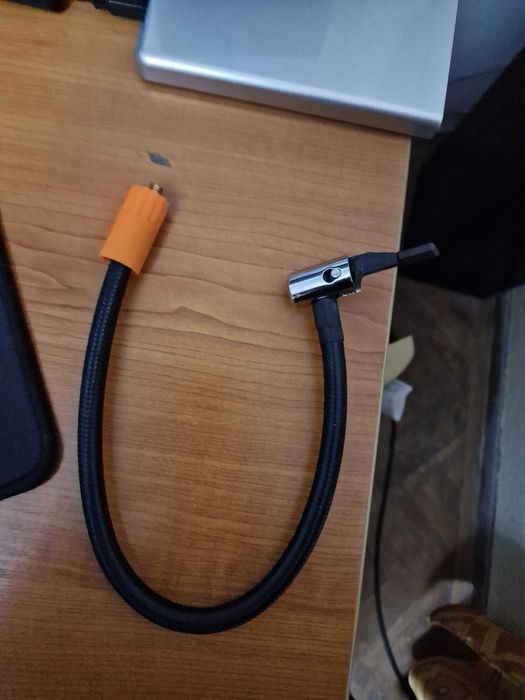 vand pompa de aer pentru umflat  roata la masina