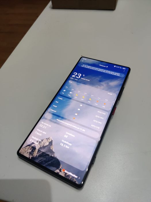 Telefon ZTE Nubia Z70 Ultra 24 gb ram, 1 T (1 terra) stocare, procesor snapdragon 8 elit