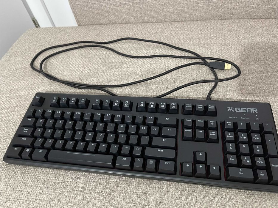 Tastatură mecanică Fnatic Gear Rush – Cherry MX Blue
