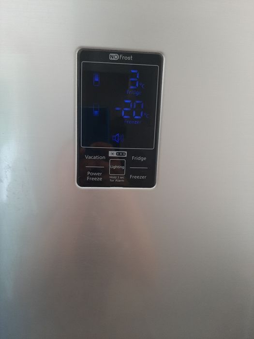 Продам холодильник SAMSUNG NO FROST