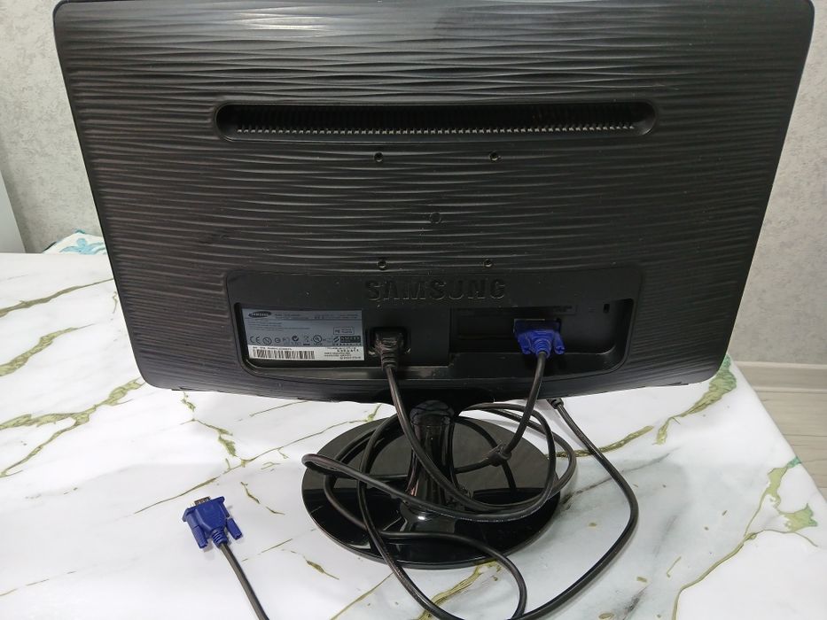 Монитор SamsungSyncMasterB2030N