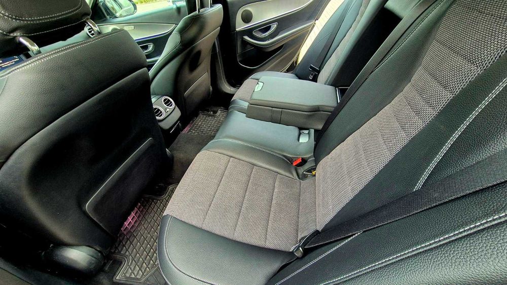 Продавам личният си автомобил,мерцедес Е220,АМG