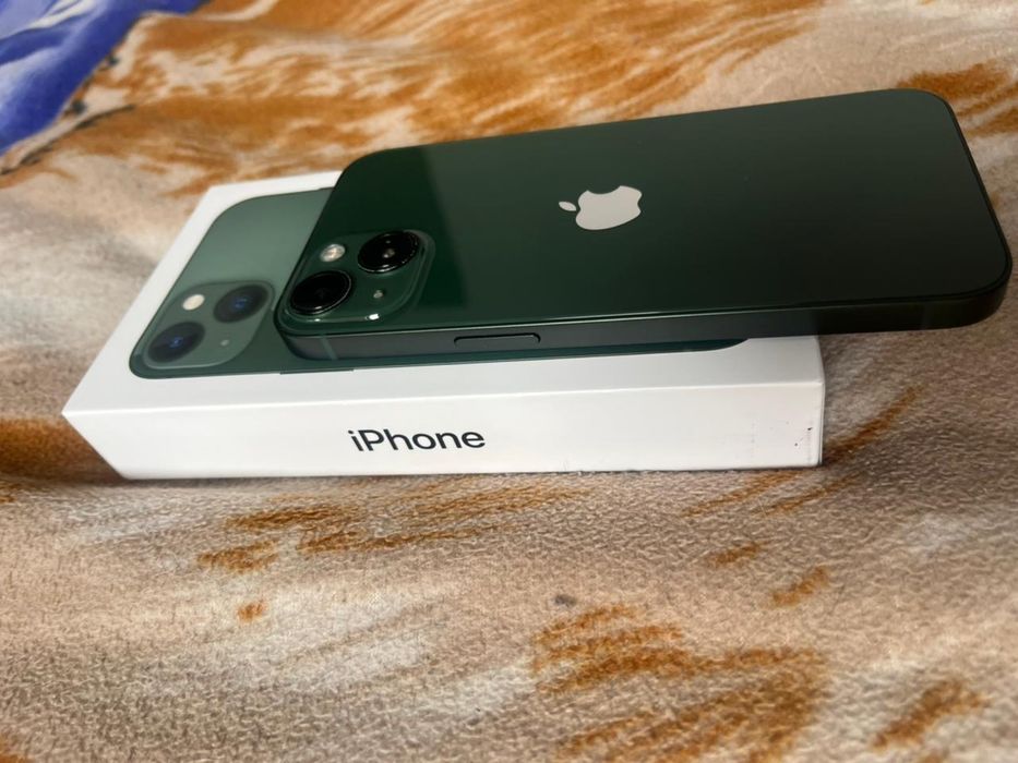 Продам айфон 13