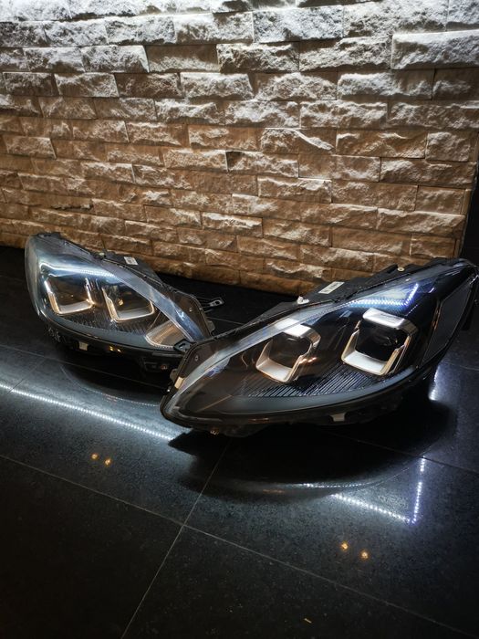 Far stânga dreapta ford kuga 3