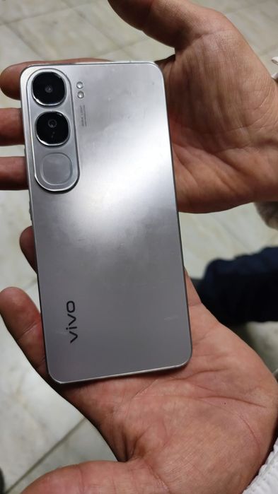 Продам Vivo v40 lait или обмен