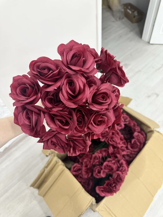Новые Искуственные  розы, 479 штук, по оптовой цене