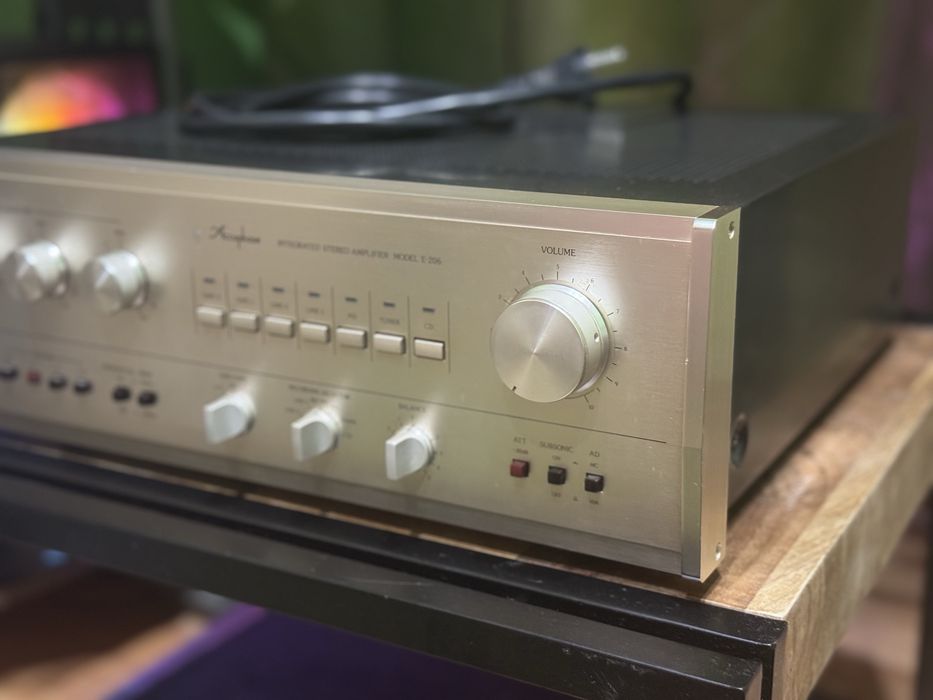 Amplificator stereo integrat Accuphase E-206