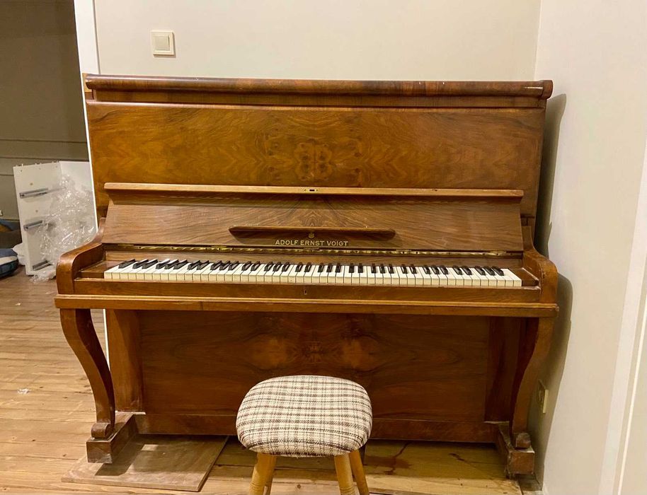 Пиано Adolf Ernst Voigt