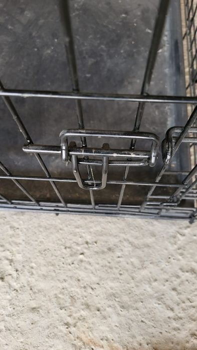 Заводская клетка для мелких животных.