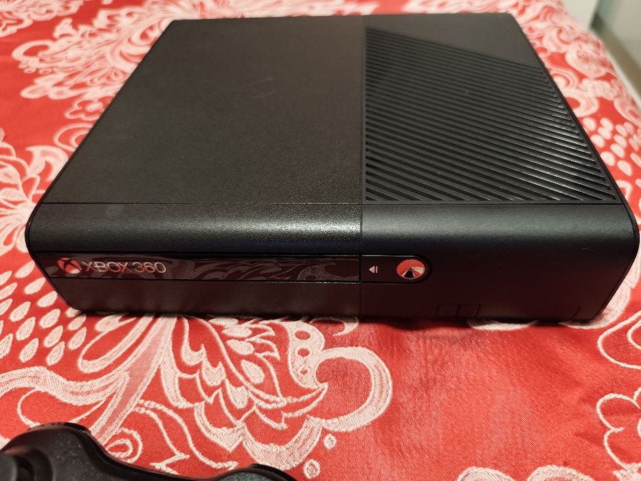 Xbox 360 elite foarte ingrijit