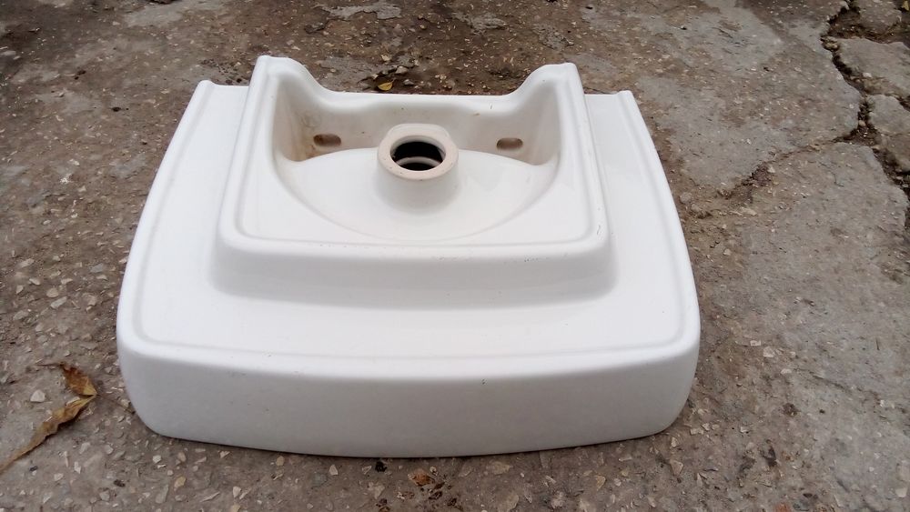 Бяла мивка за баня
