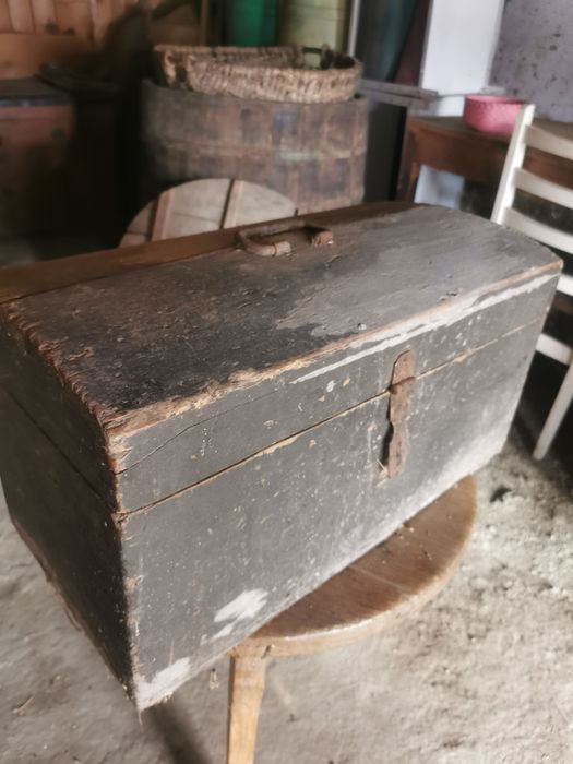 Lada, cufar, lemn masiv foarte veche patina originala