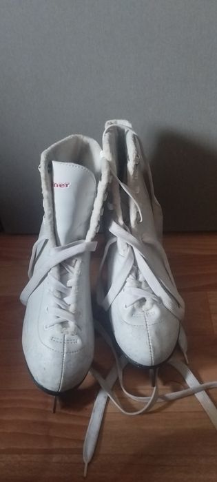 Фигурные коньки.