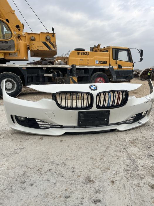 Бампер БМВ Ф30 продам  в сборе.