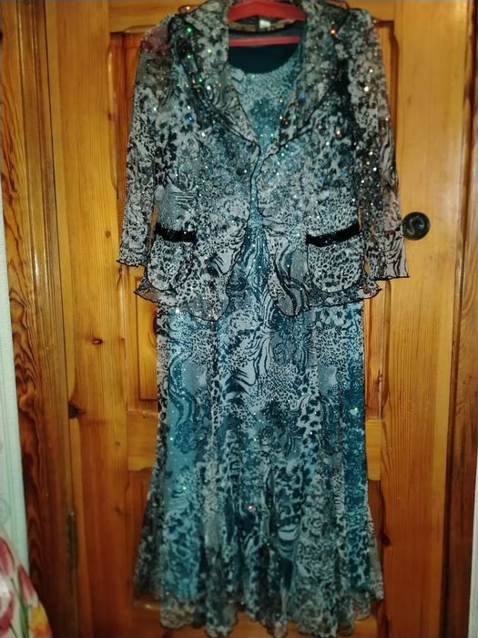 Продам платье с пиджаком