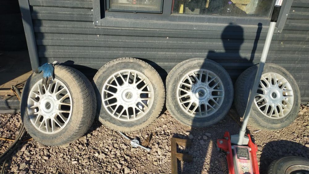 Продаются шины бу 15 размер