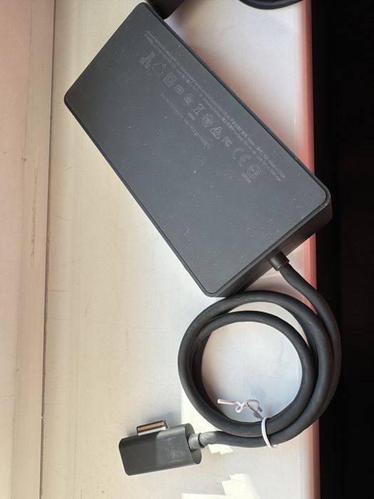 Продам зарядку и док станцию microsoft surface