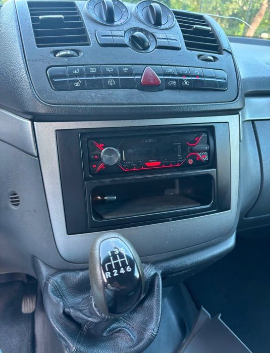 Mercedes Benz Vito 115 , 8+1 locuri.