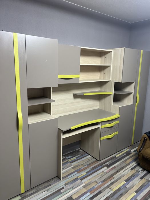 Продавам 2в1, гардероб с бюро