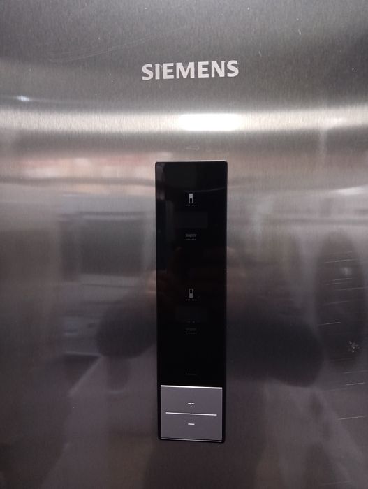 Иноксов комбиниран хладилник с фризер Сименс Siemens 2 години гаранция