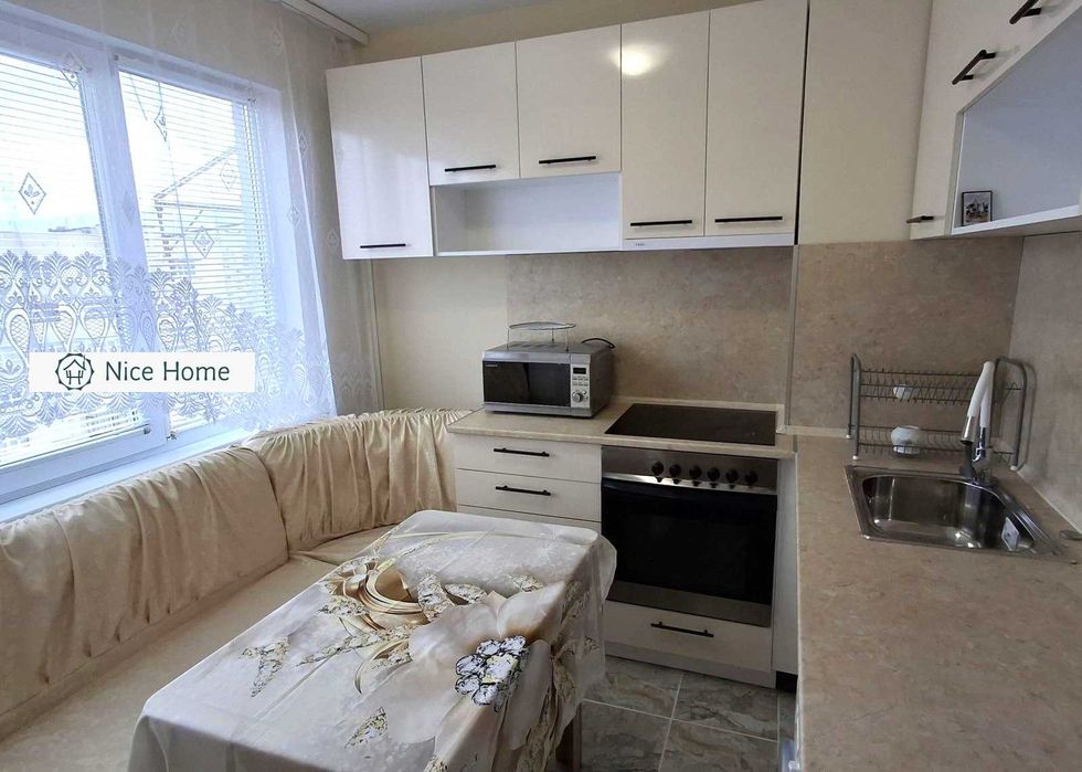 Продаваме напълно обновена гарсониера с нови мебели и отлична локация