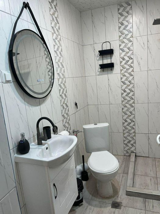 Дава се под наем Едностаен апартамент в Варна, Конфуто - 52 кв.м за 407.49 € - Снимка #2