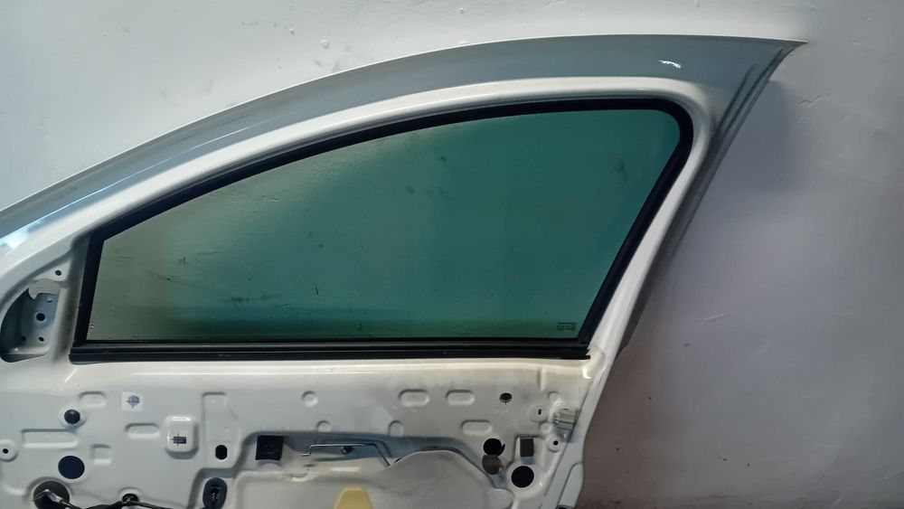 Usa dreapta fata Dacia Logan MCV din 2014 completa fara oglinda