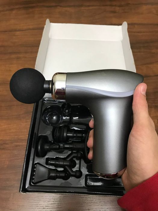 Массажер с восмью разными насодками