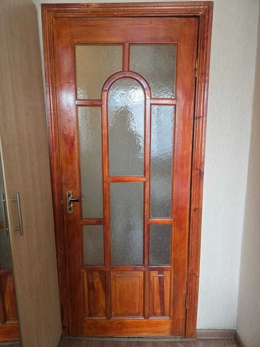 Продам двери, б/у