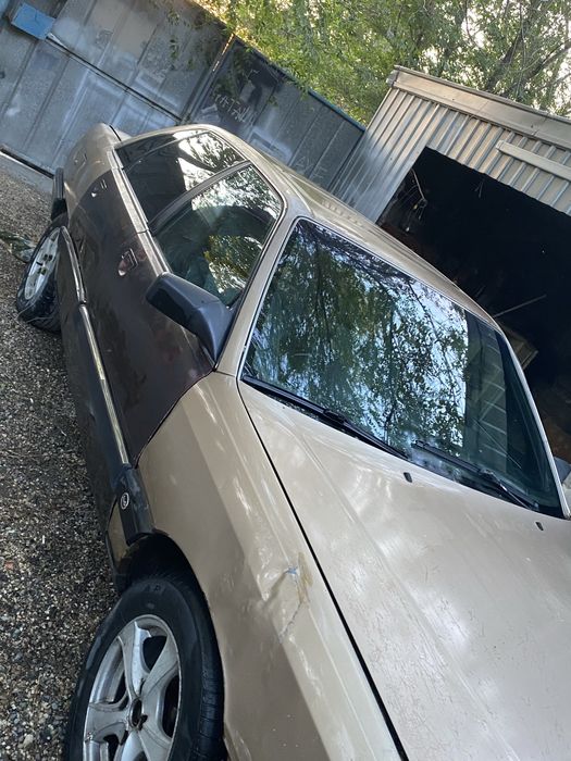 Продам машину Audi 100 c3