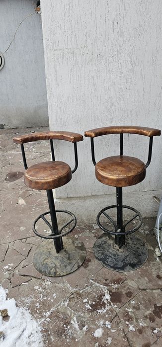 Продам 2 стула барных