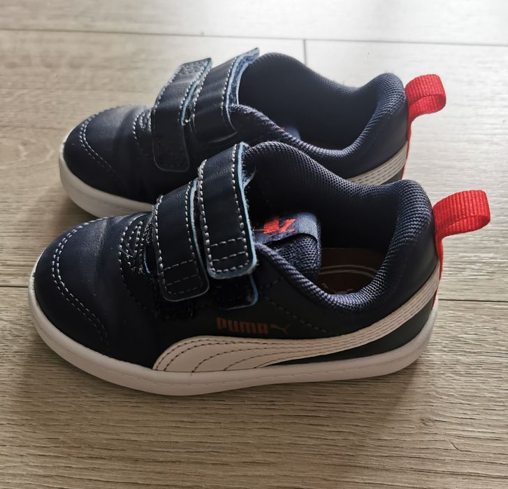 Adidasi Puma marimea 22