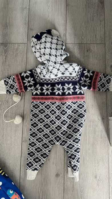 Продам зимнию куртку и комбинезон