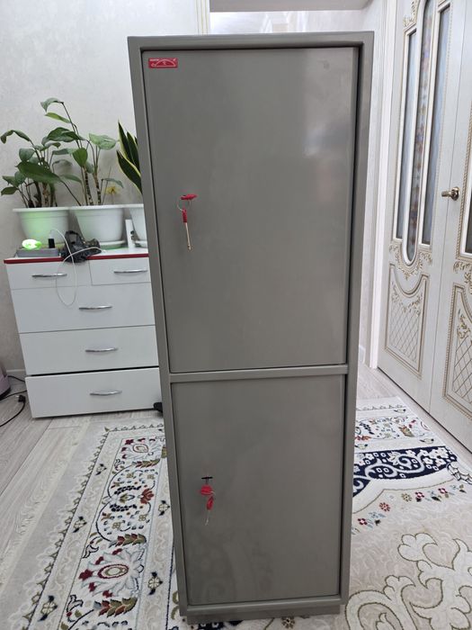 Продаётся офисный сейф