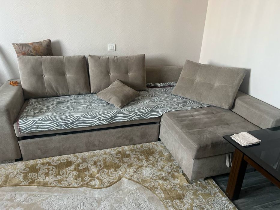 Divan sotiladi yangidek SROCHNO