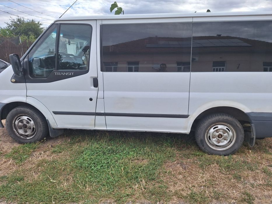 Ford Transit 2.2 disel 9 locuri an 2009
