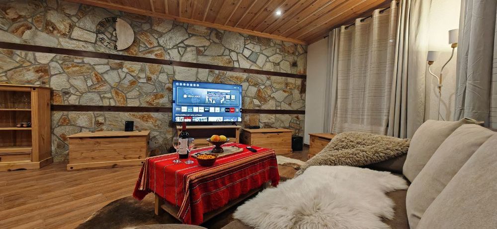 Продава се обзаведен Aпартамент  Родопски стил в Чепеларе.